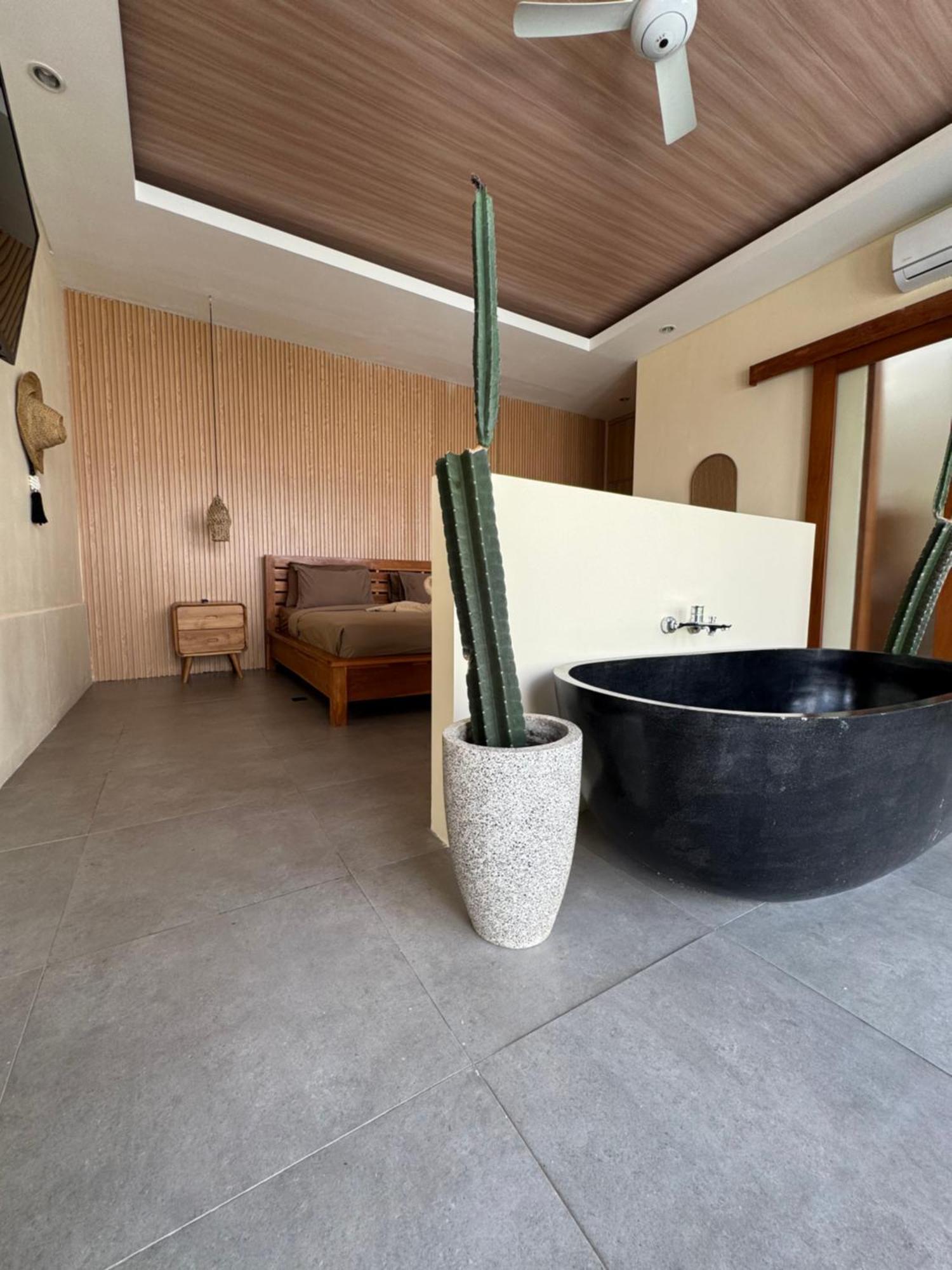 Kiki Village Bathtub Canggu  Exterior photo